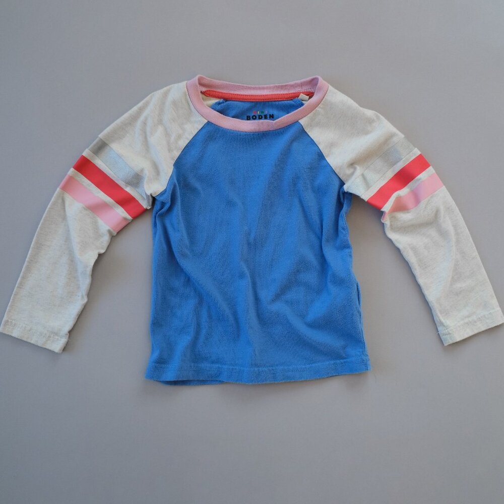 MINI BODEN KIDS COLORBLOCK LONG SLEEVE COTTON. T-SHIRT